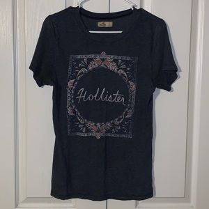 Hollister tee